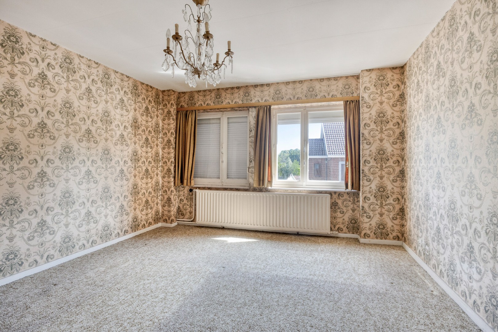 TE RENOVEREN WONING met 3/4 slaapkamers en tuin – 1640 SINT-GENESIUS-RODE 