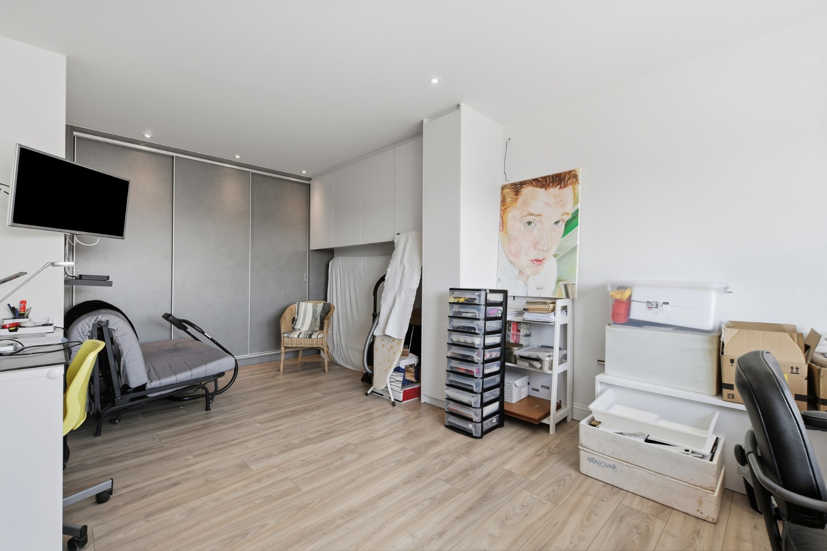 Moderne bel-etagewoning met polyvalente ruimte, zonnige tuin en energiezuinige afwerking 