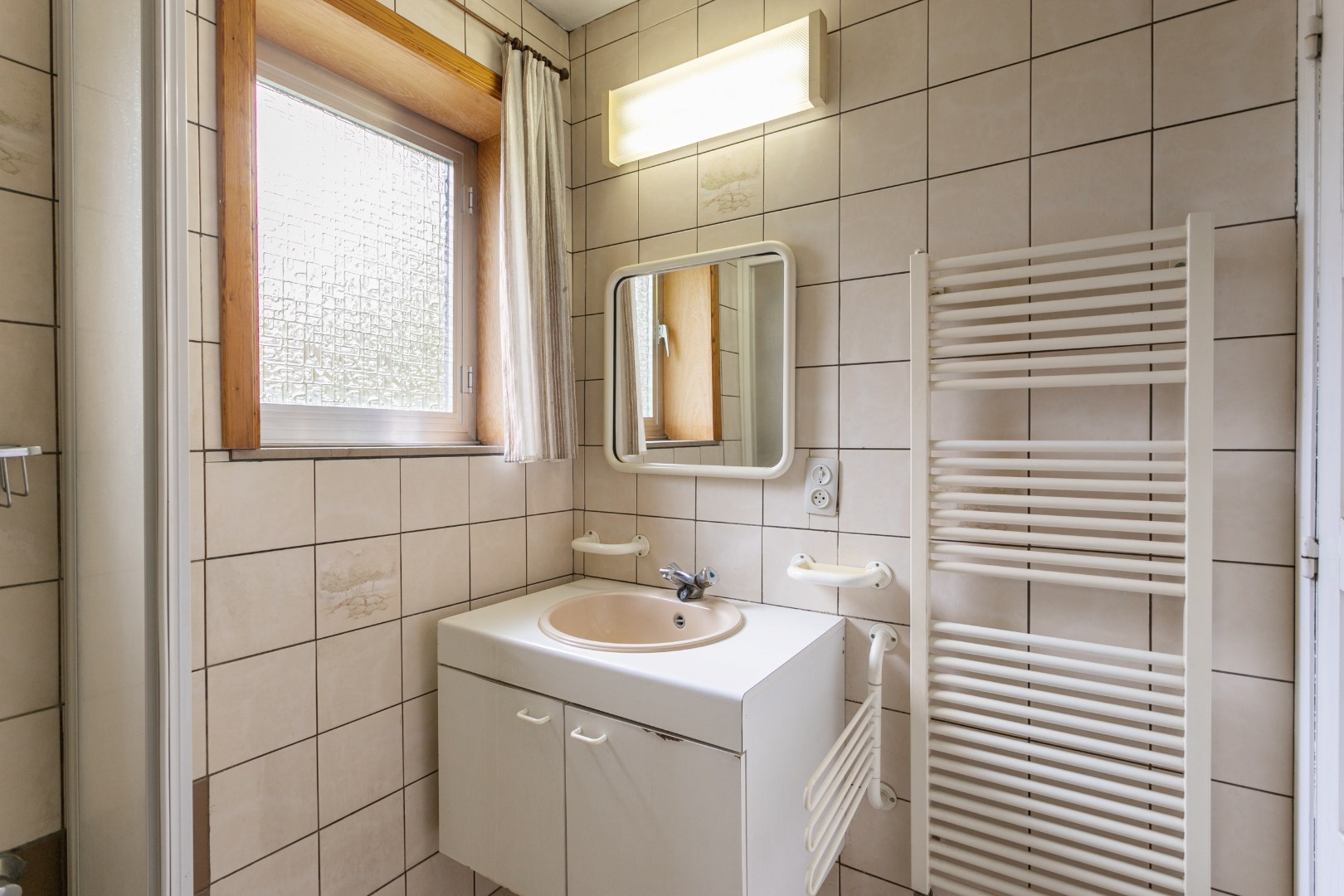 Te renoveren woning met 3 slpk te Buizingen 