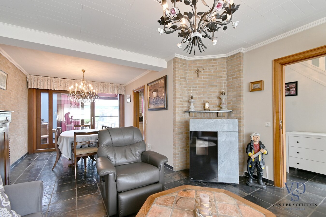 Degelijke, ruime eigendom in rustige residentiële wijk 