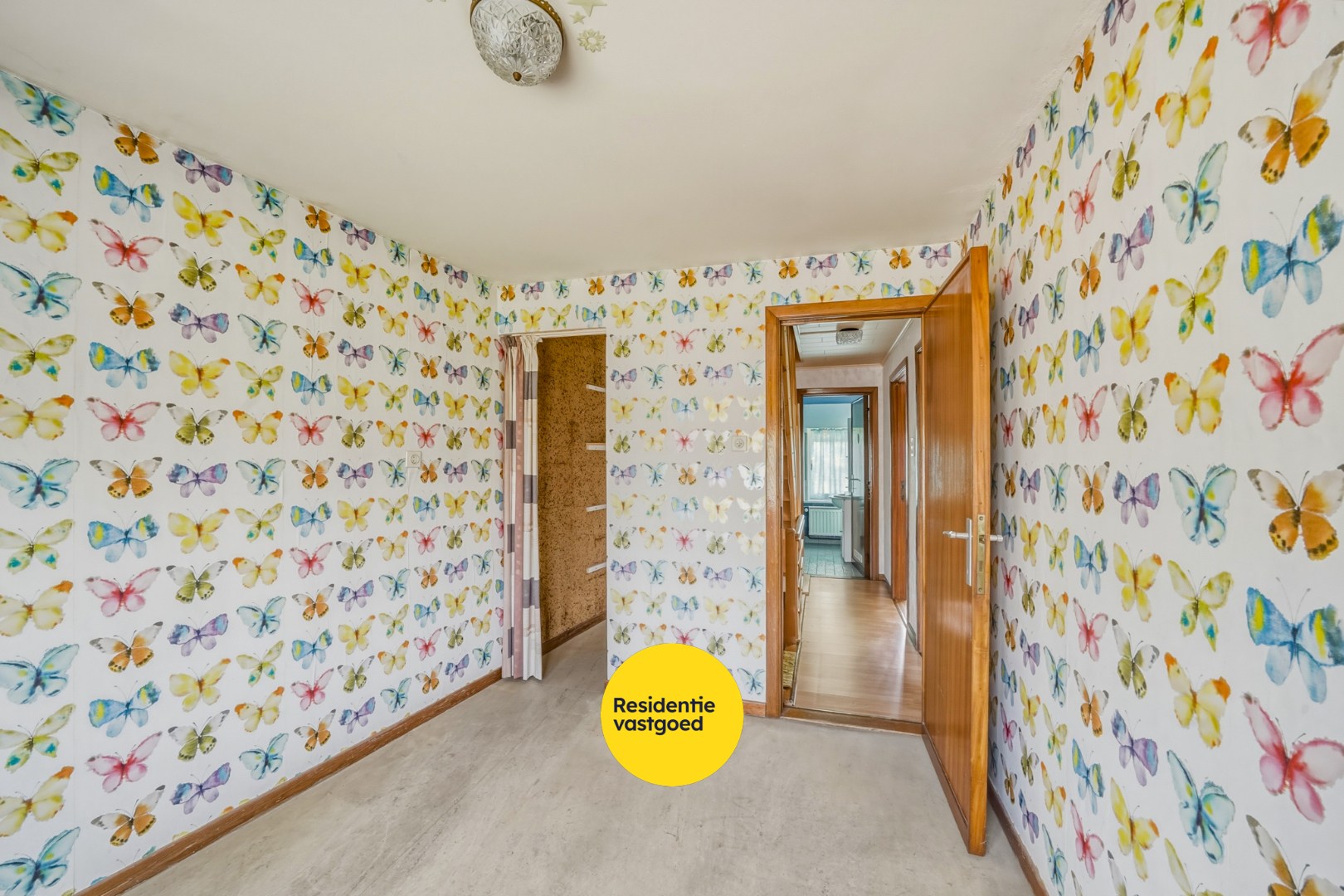 Ruime halfopen woning met 4 slaapkamers, tuin en garage 