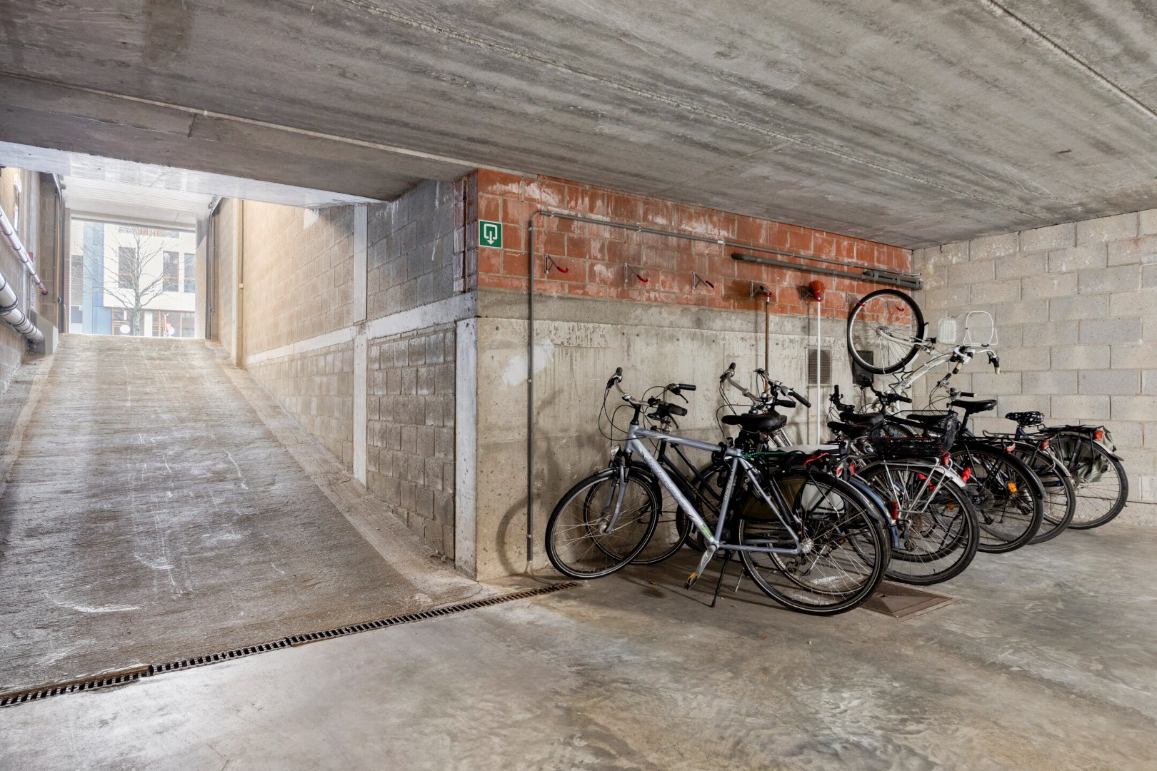 Appartement met 2 slaapkamers, ruim terras en garagebox in Leuven! – EPC 92 kWh/m² – bewoonbare opp. 94m² 