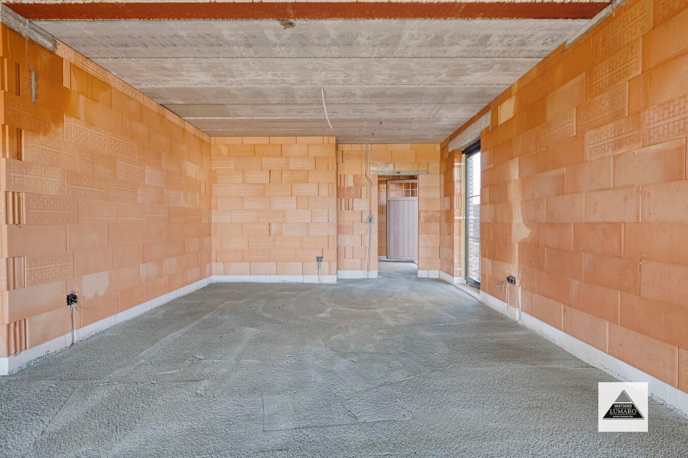 Nieuw gelijkvloers appartement met terras en tuintje 