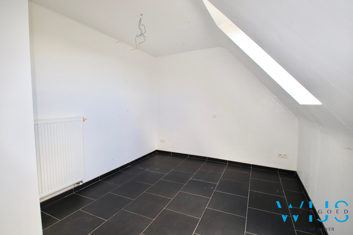 Tweeslaapkamer appartement met terras &amp; garage te BASSEVELDE! 