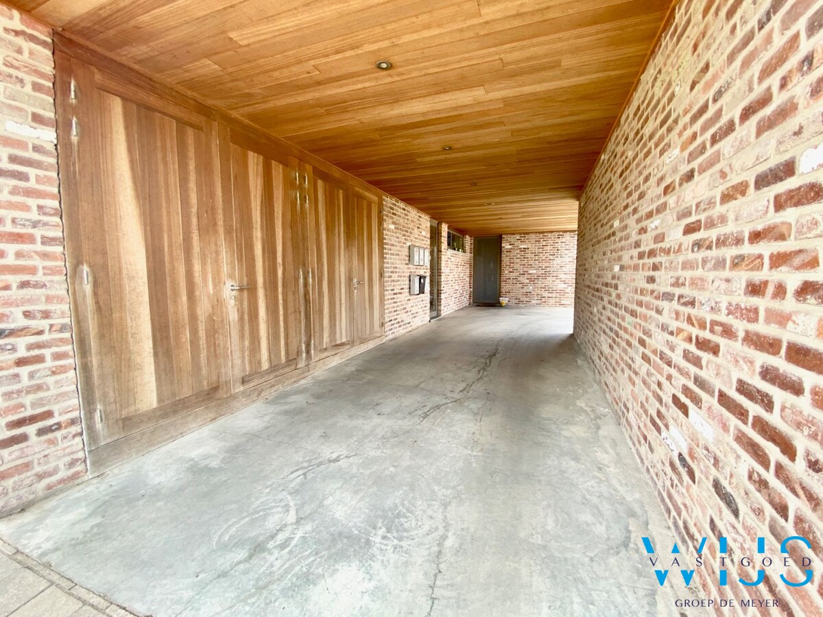 Tweeslaapkamer appartement met terras &amp; garage te BASSEVELDE! 