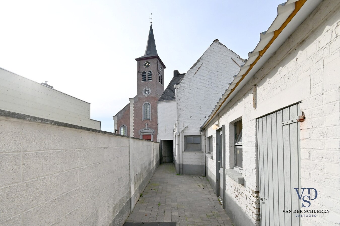 Te renoveren woning in centrum Balegem. 