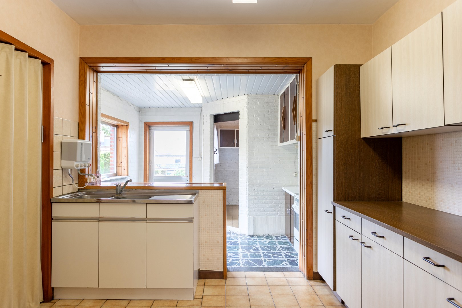 Te renoveren woning met 3 slpk te Buizingen 