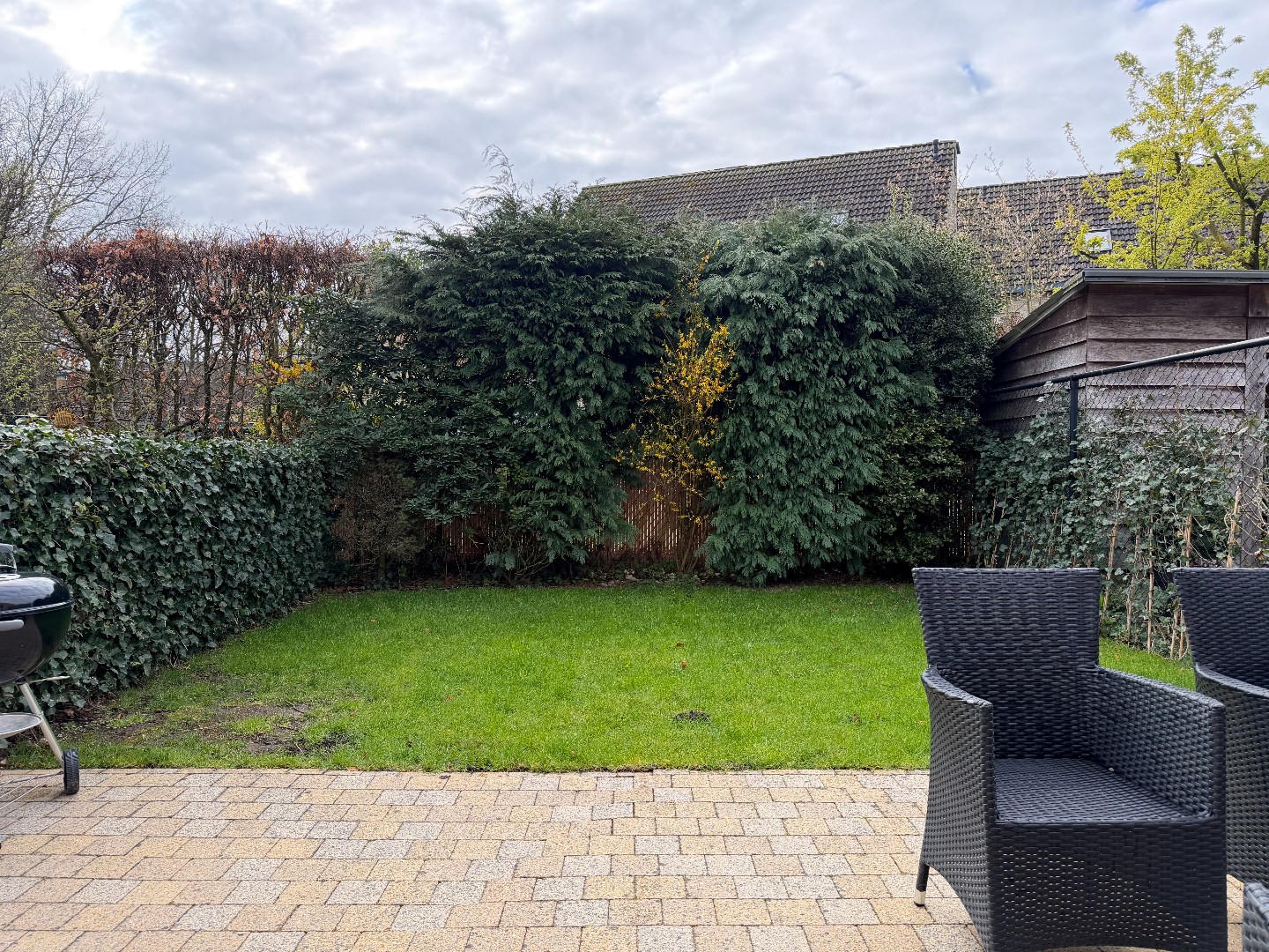 Charmante gerenoveerde rijwoning in pastoriestijl te koop in centrum Schilde 