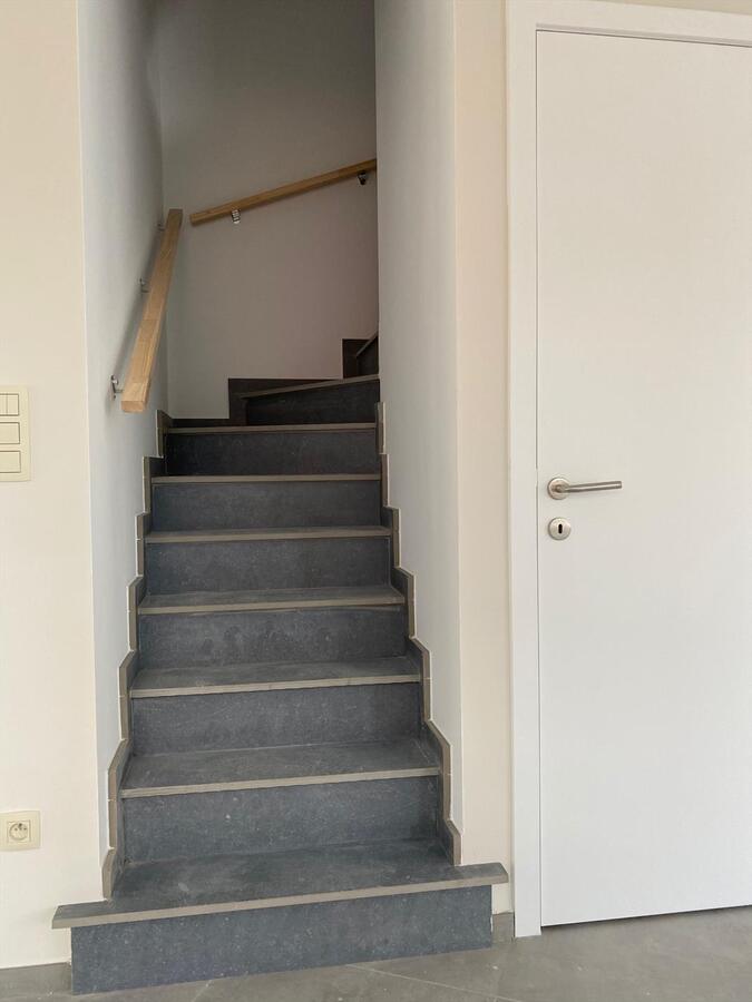 Woning met 4 slaapkamers en garage te Koekelare 