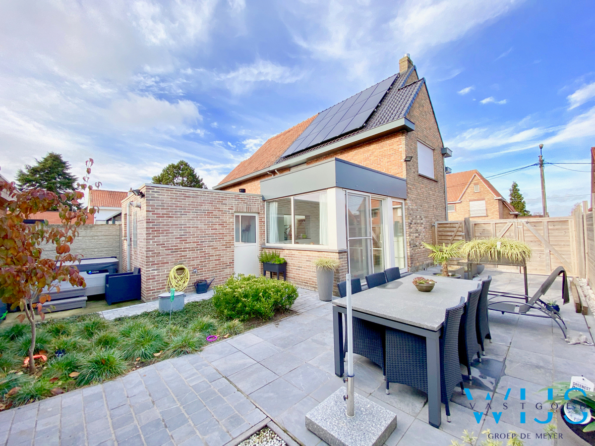 Super gezellige instapklare woning in Hartje Assenede ! 