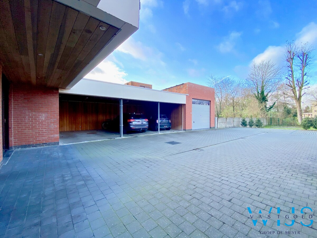Uniek dakappartement te CENTRUM EVERGEM ! 
