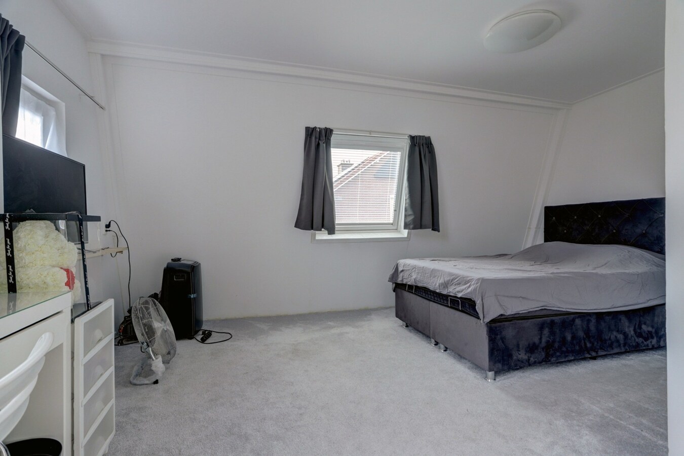 DIT BETREFT EEN WONING MET BIEDEN VANAF PRIJS  € 350.000 K.K. 