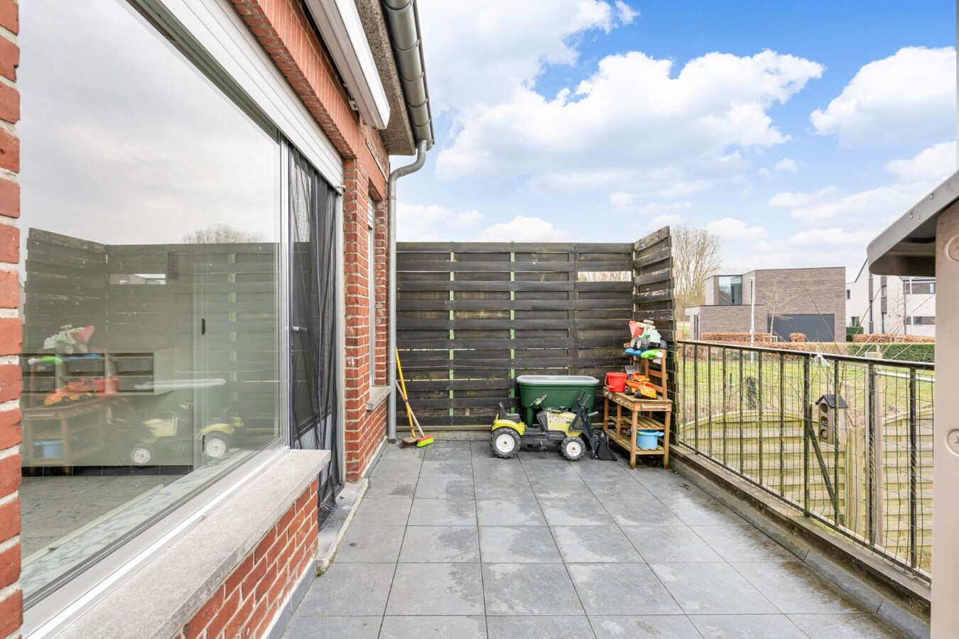 Half open bebouwing met tuin, terras en garage in Boutersem - EPC label B 