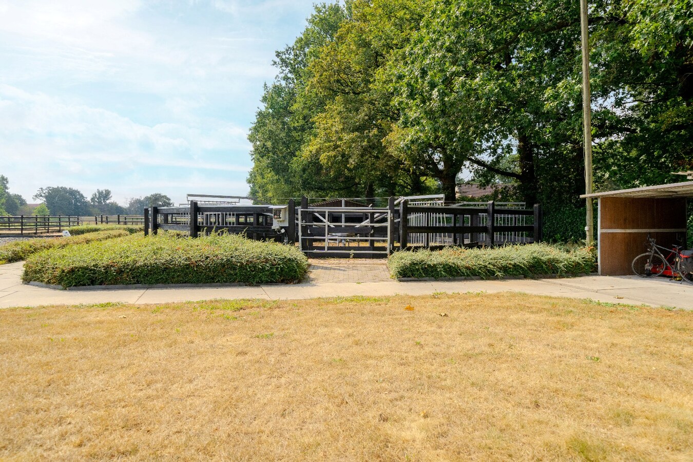 Prachtige paardenaccommodatie op ca. 3,2 ha te Wuustwezel 