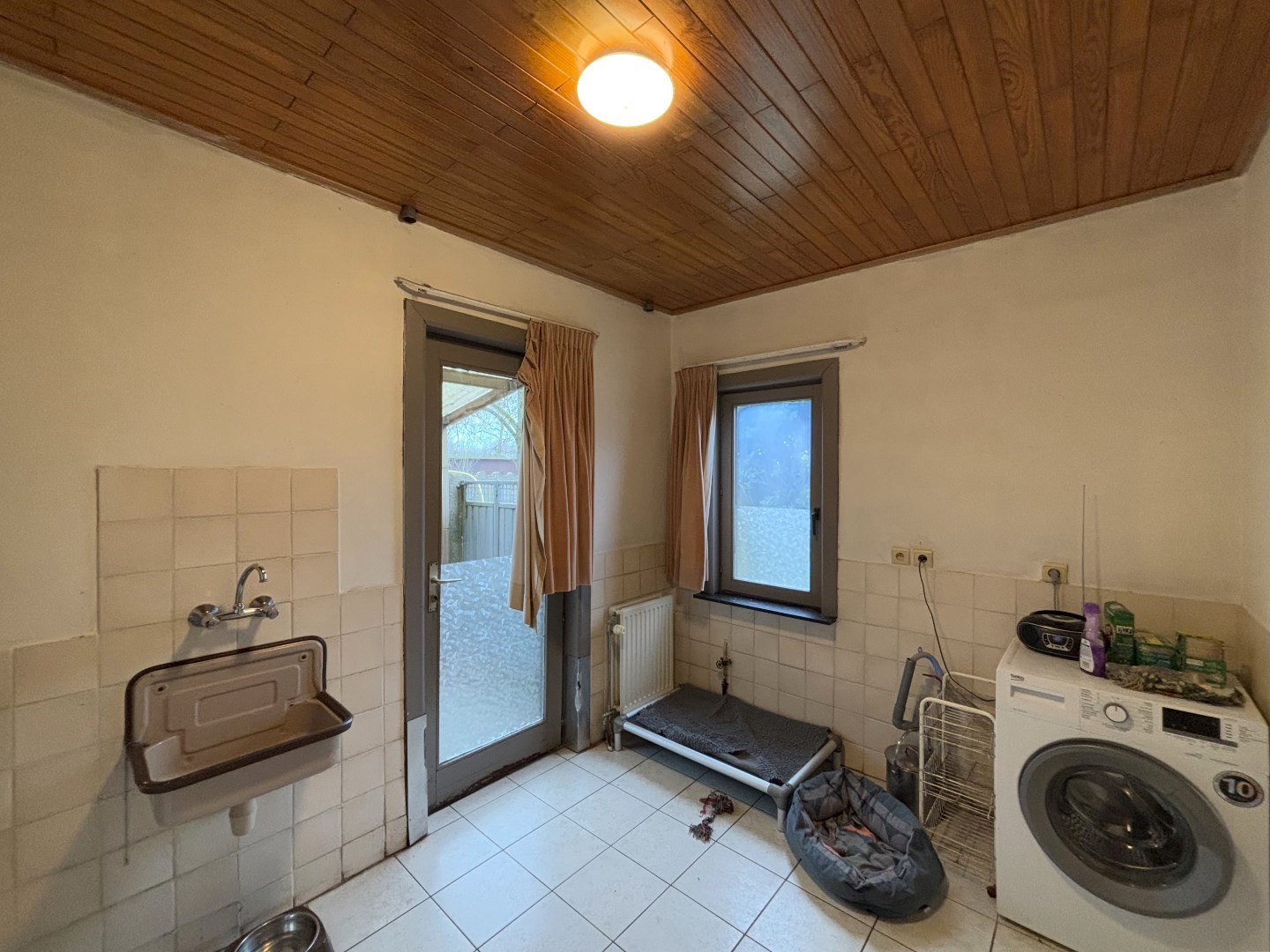 Te renoveren gezinswoning met 3 slpk. nabij Lommel-Kerkhoven 