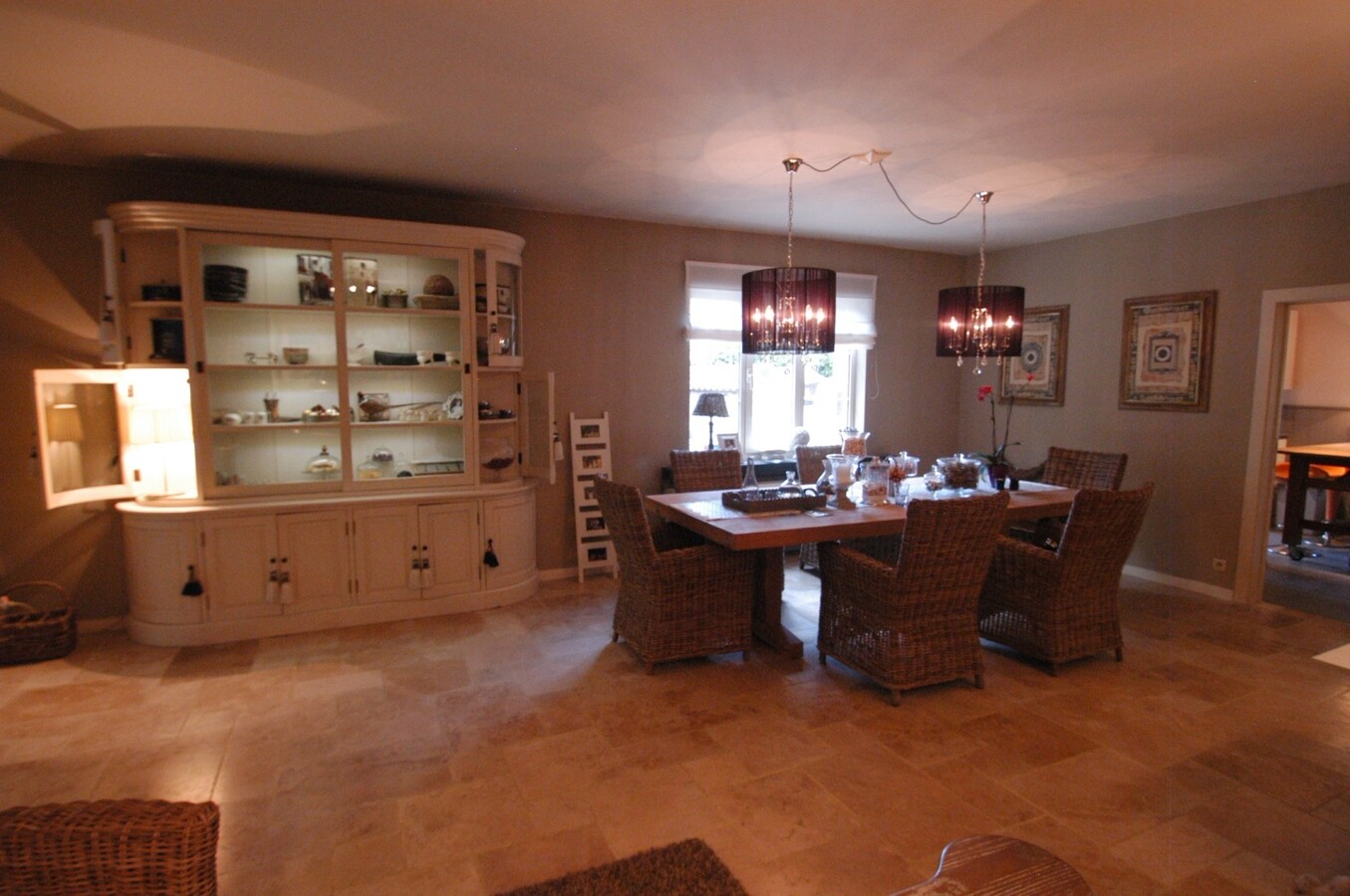 Smaakvol ingericht landhuis met stallen op ca. 1.600m² te Zandhoven 