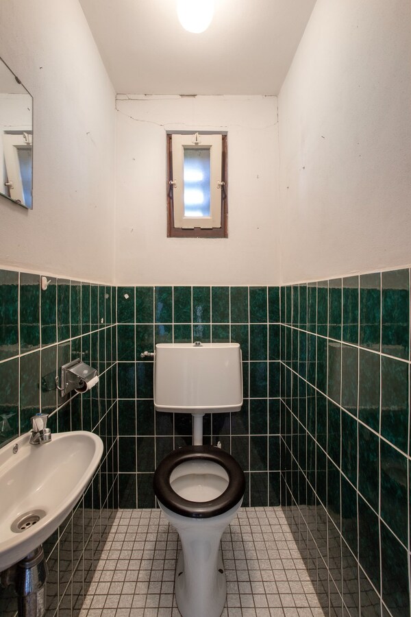 Vrijstaande woning gelegen op een rustige locatie op een kavel van maar liefst 450 m². 