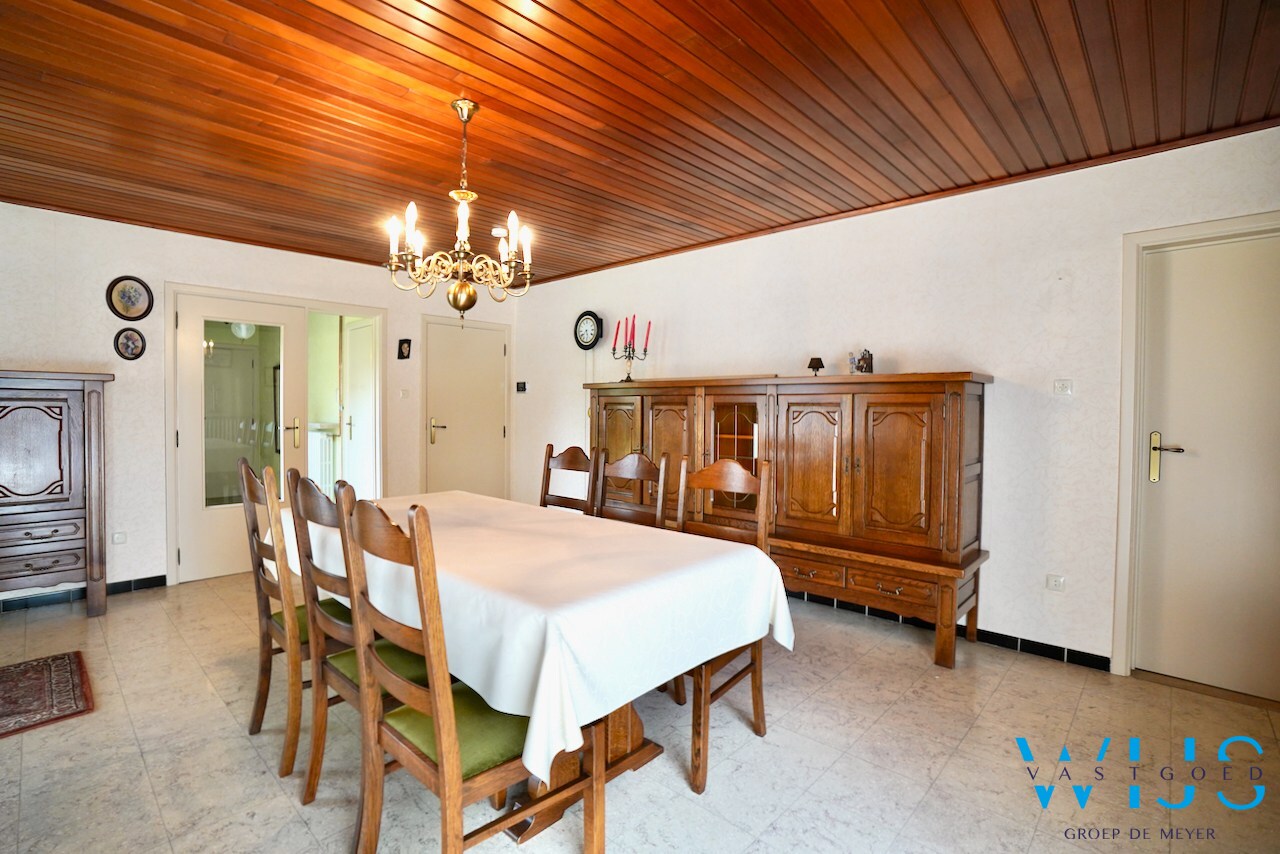 Ruime bungalow op 1000m² met prachtig uitzicht te Boekhoute ! 