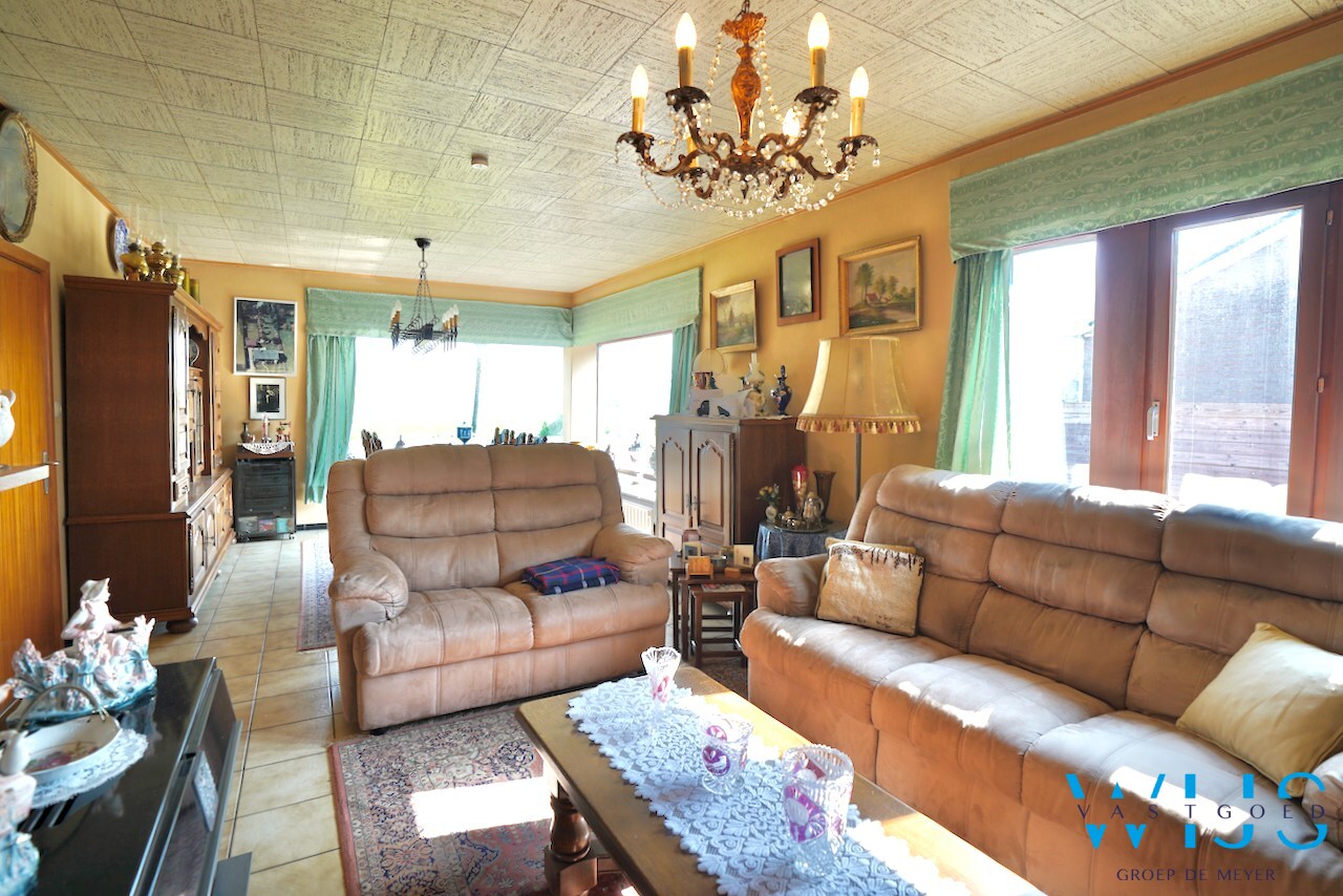 Open bebouwing op fenomenaal perceel van 2.108 m² te Oosteeklo ! 