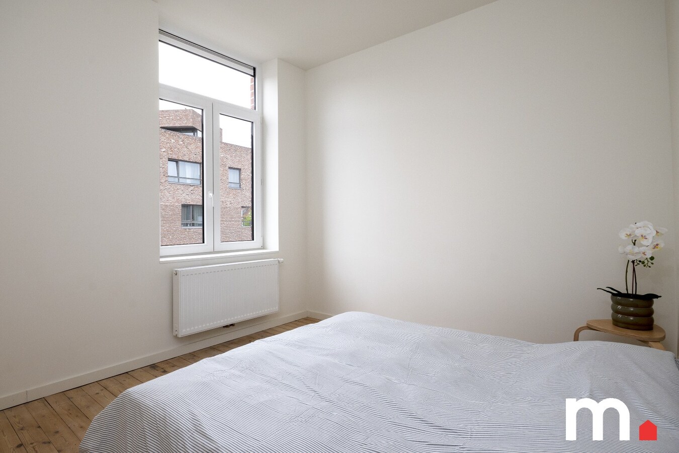 TOPPER op UNIEKE LIGGING in een van de mooiste lanen van Kortrijk EPC B ! MET UITWEG ! 