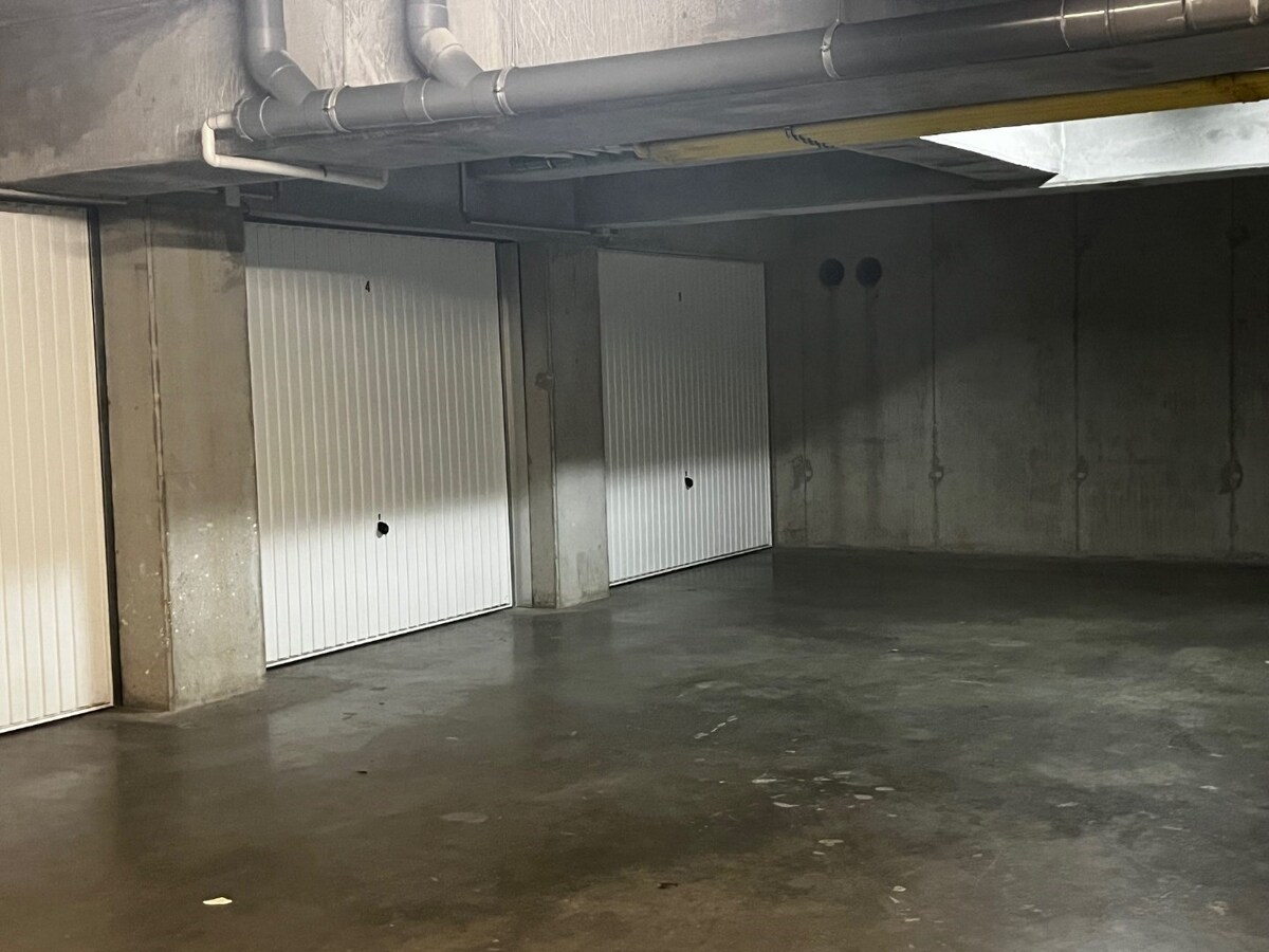 Comfortabel, recent appartement met terras nabij de Zeedijk, aan tramhalte gelegen 