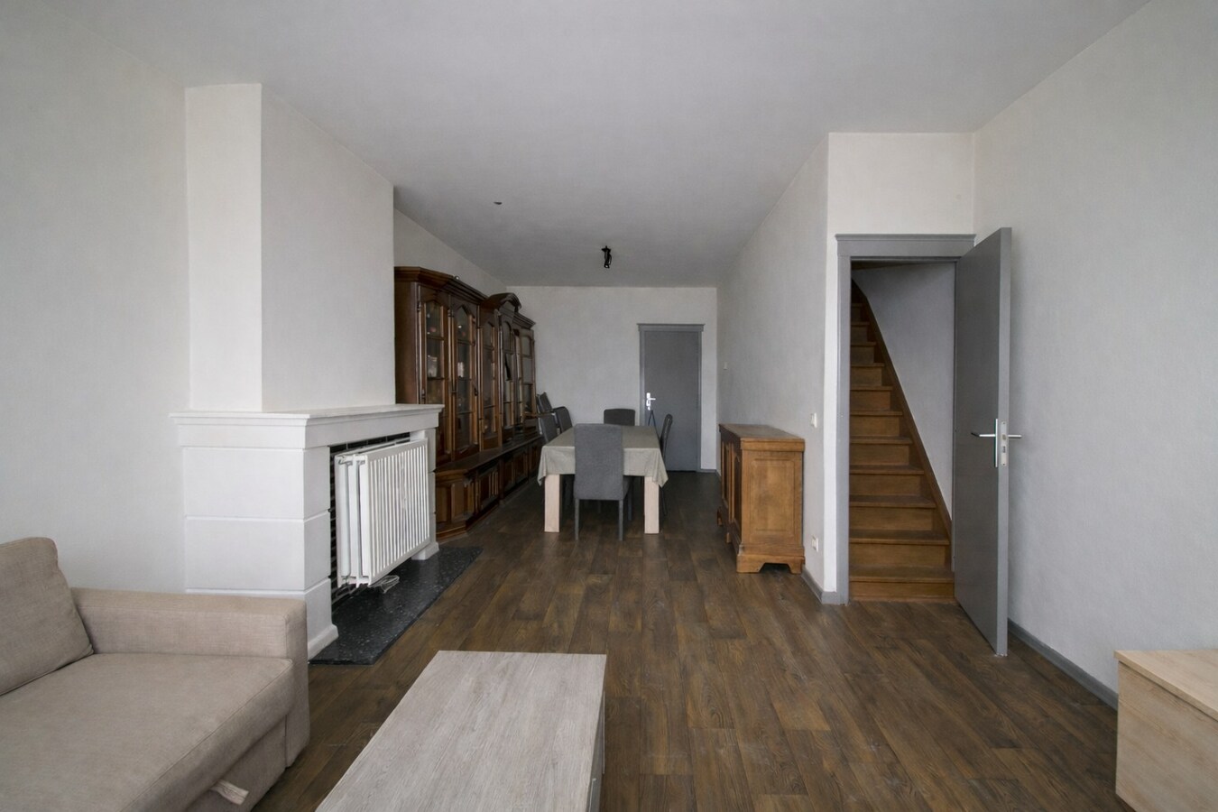 Te koop in Sint-Niklaas: uitzonderlijk handelshuis met woonst en duplex appartement, met optionele garageboxen en sterk opbrengstpotentieel 