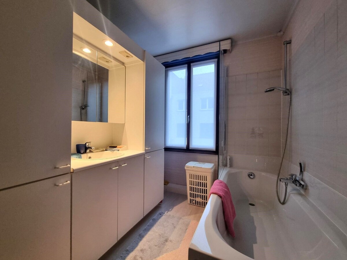 Centraal gelegen, zeer ruime gezinswoning te Heist 