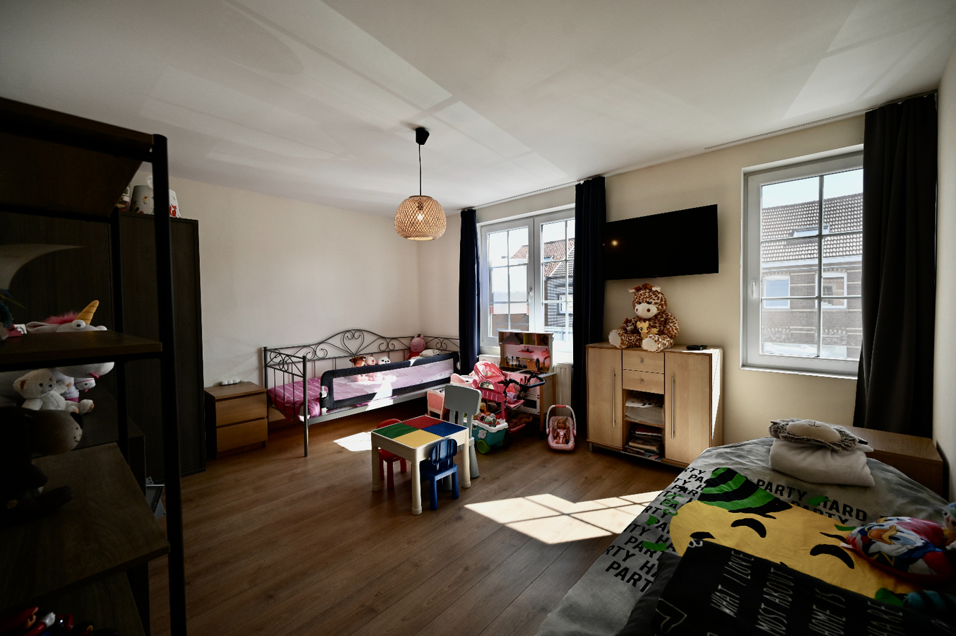 INSTAPKLARE KNAP GERENOVEERDE STADSWONING MET TERRAS 