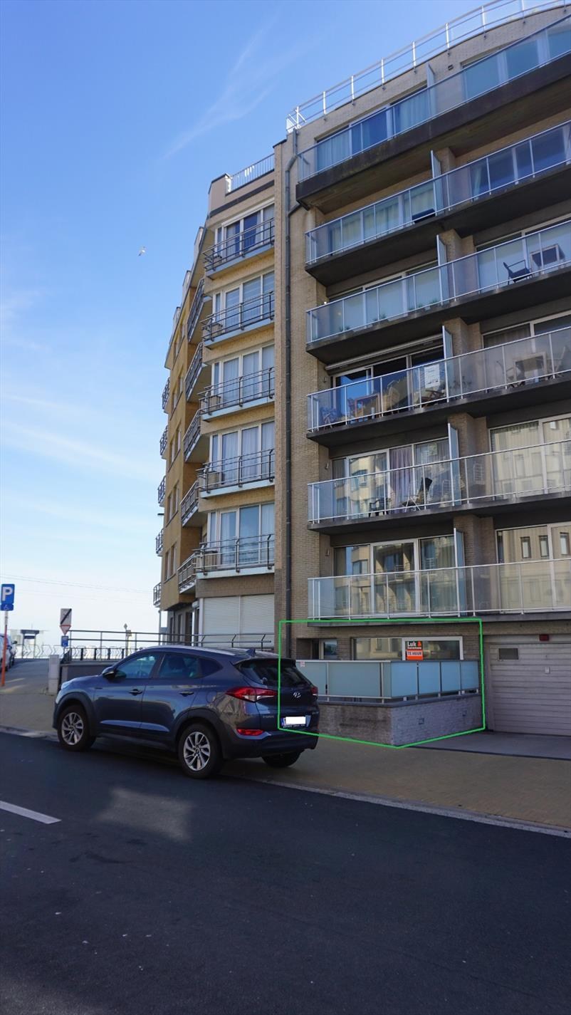 APP. AU REZ-DE-CHAUSSEE AVEC TERRASSES A 50 METRES DE LA DIGUE 