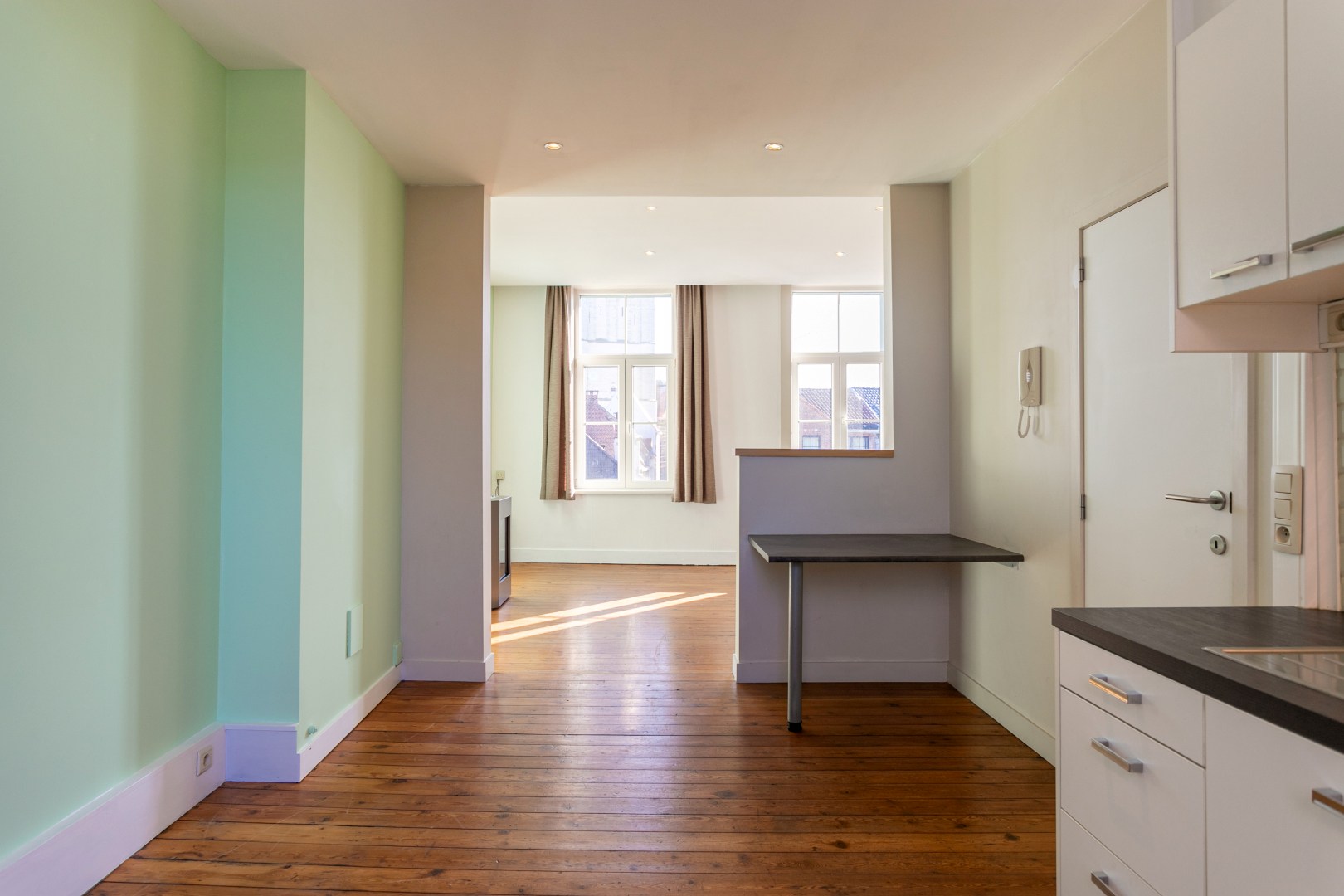 Duplexappartement in het hart Halle te koop met 2 slpks 