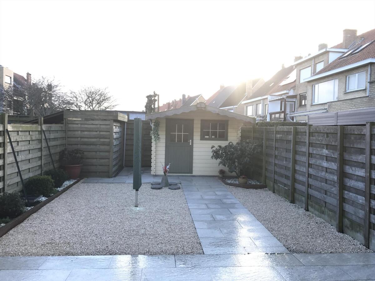 PRACHTIGE BEL-ETAGE WONING TE BREDENE DORP 