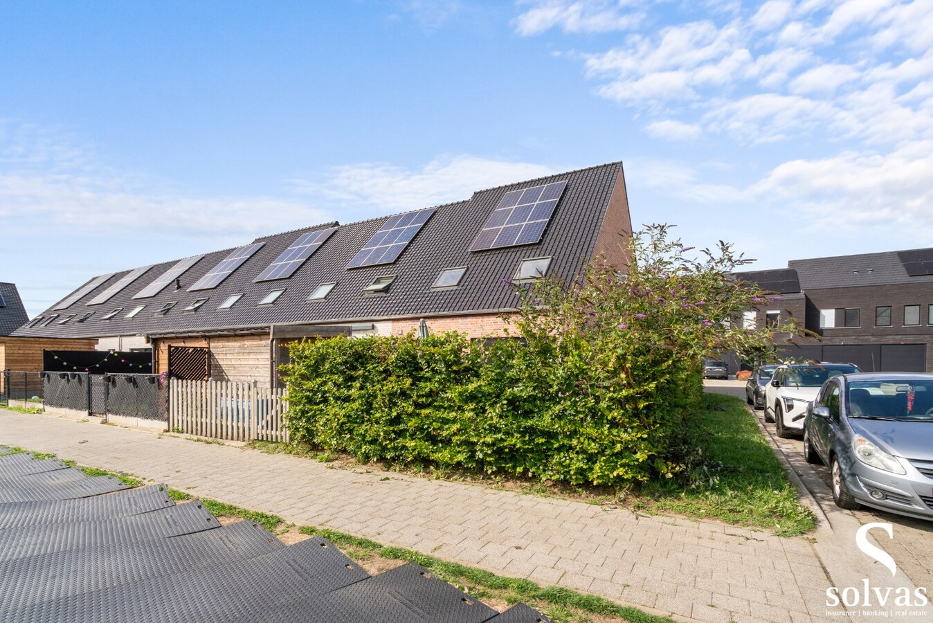 IN OPTIE: Recente halfopen bebouwing in rustige woonwijk 