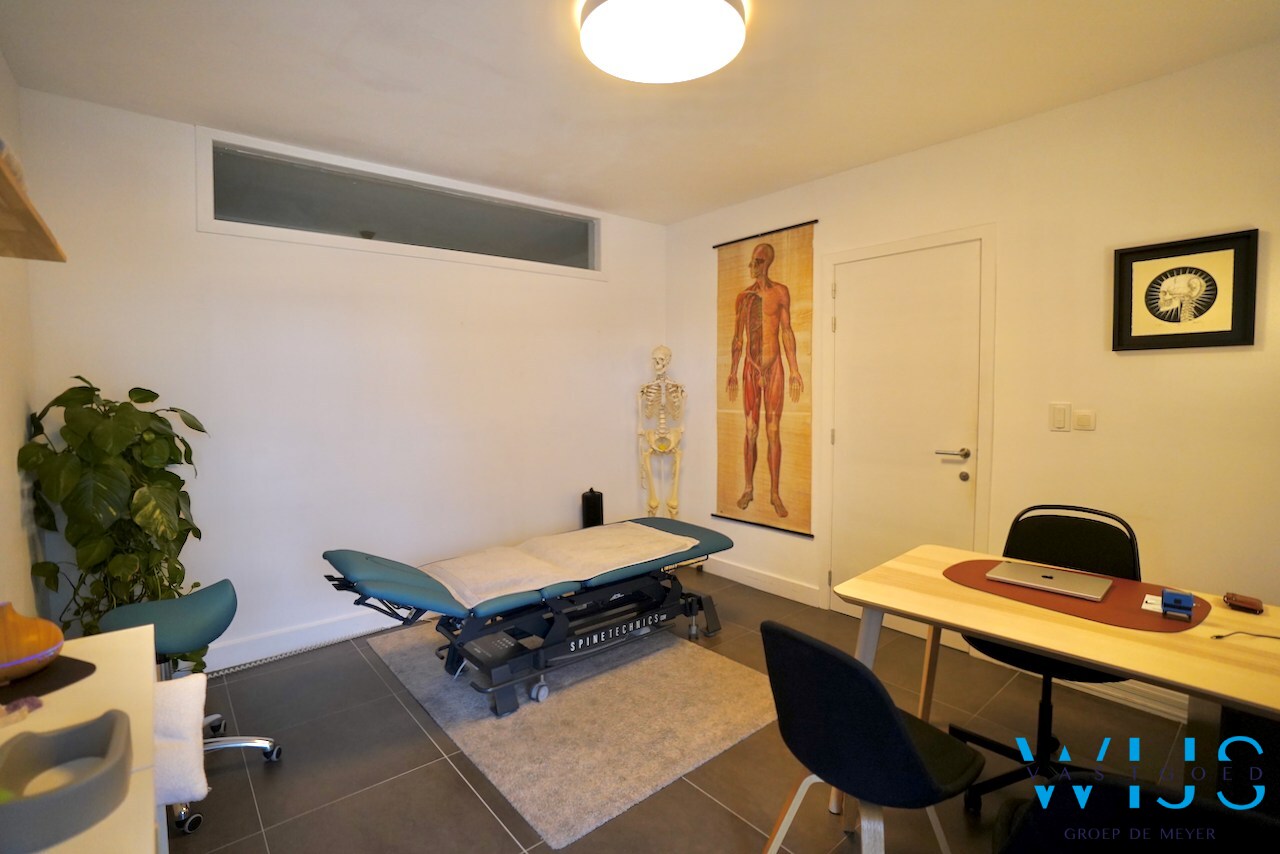 Zeer goed gelegen handelsruimte te CENTRUM EVERGEM ! 