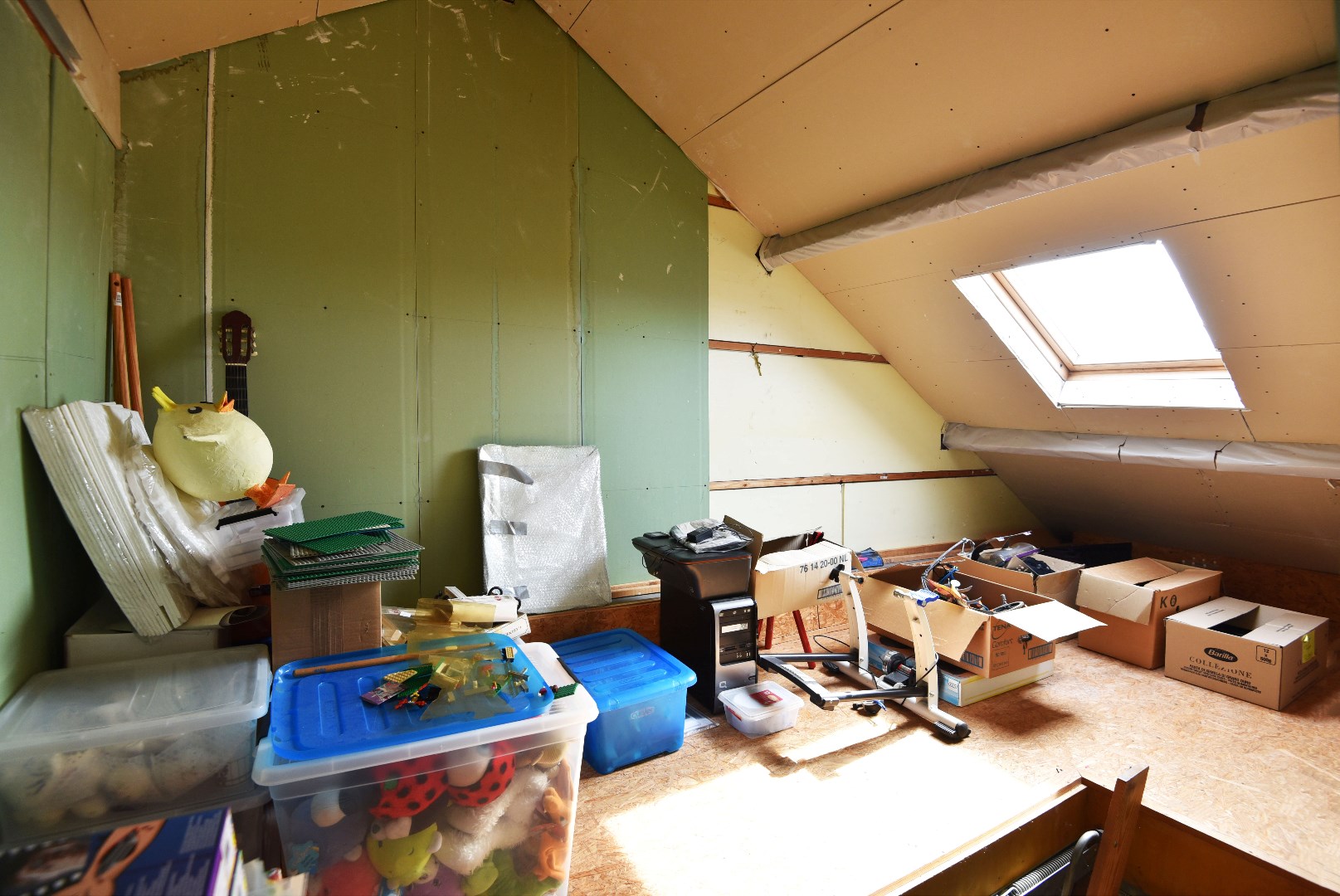 Op te frissen rijwoning met 3 slpks en tuin te Blankenberge (Uitkerke) 