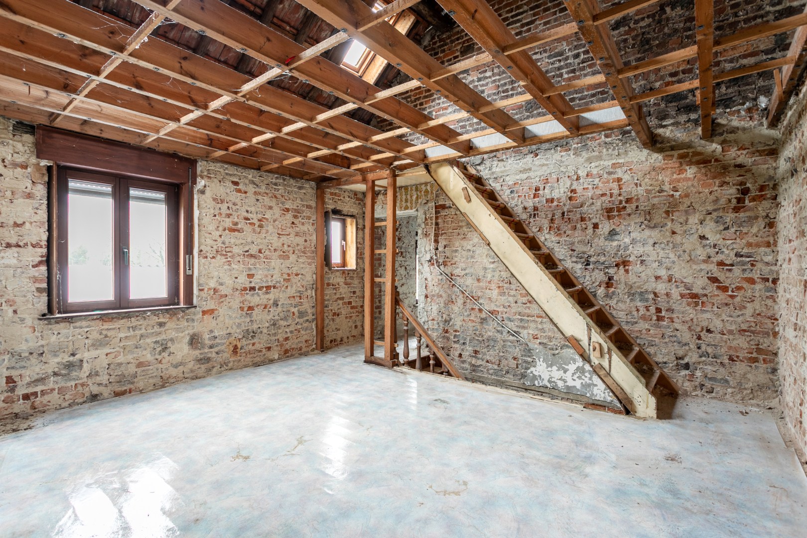 Ruime woning met veel potentieel in een groene omgeving op 39a 