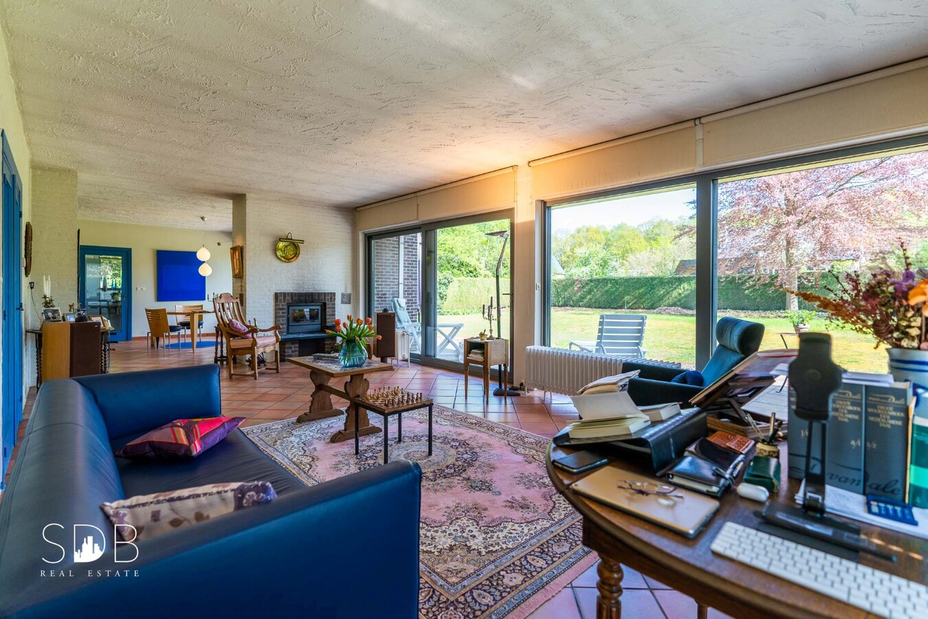 Vrijstaande gezinswoning in bungalowstijl met grasland op circa 1ha. 