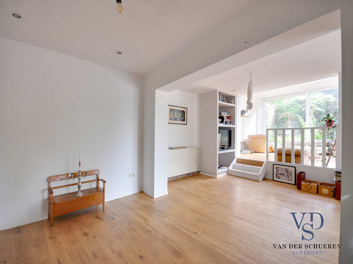 Idyllische woning met schuur. Uitzonderlijk gelegen. 