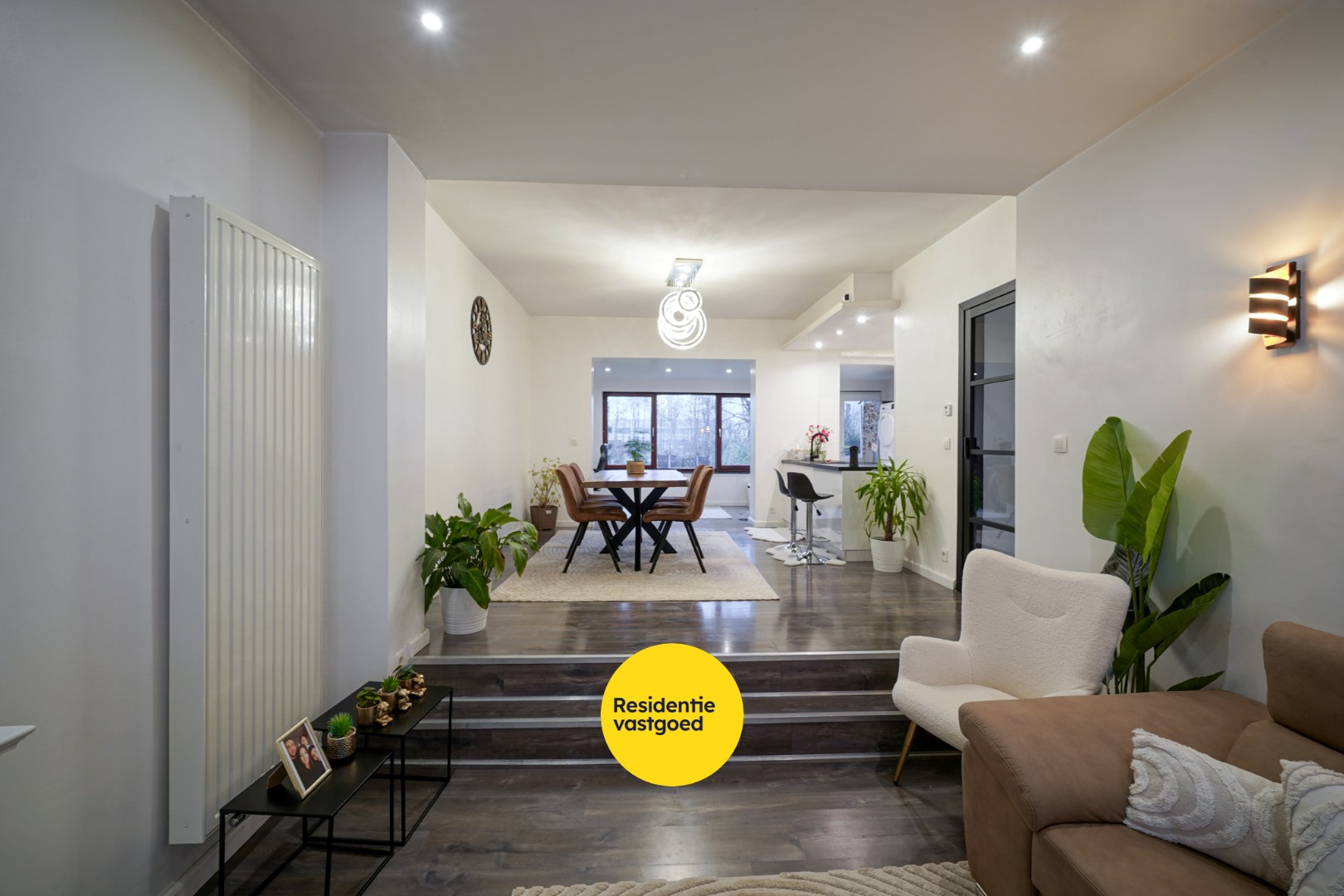 Instapklare woning met diepe tuin te Oostende 