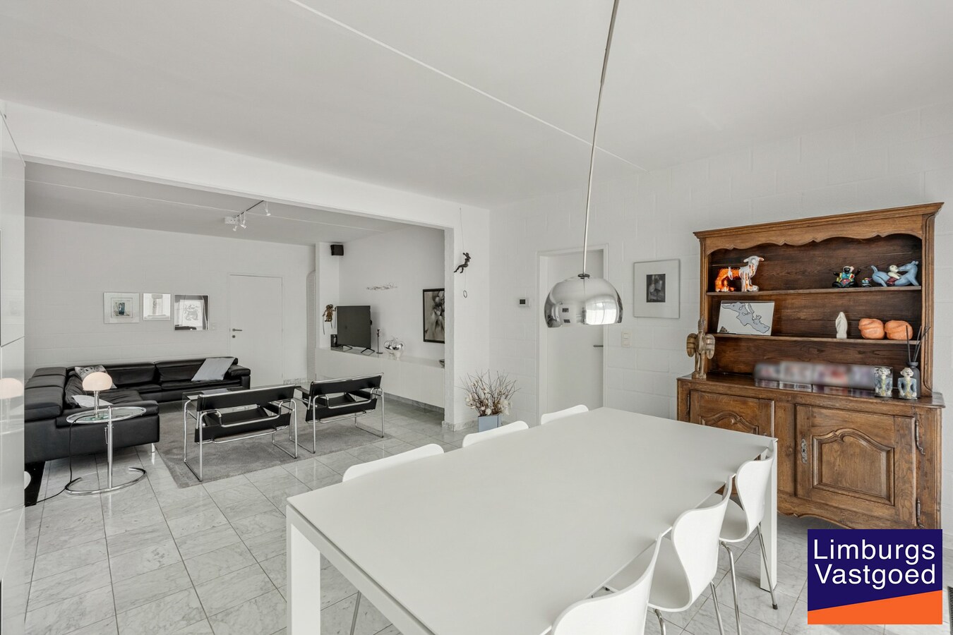 Moderne architectenwoning met mooie tuin en zwembad, 5 slaapkamers in Hasselt, OB op 8a12ca in doodlopende straat 