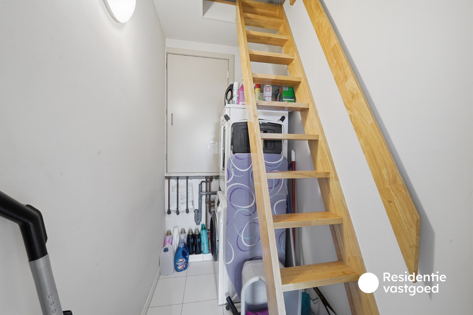 Ruim en lichtrijk duplexappartement met garage en twee terrassen in centrum Eernegem 
