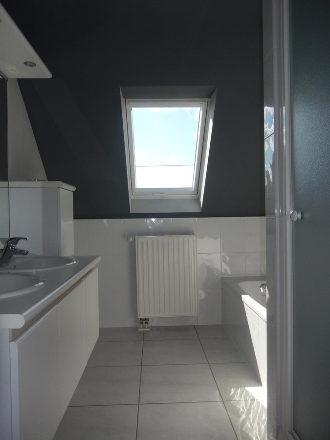 Instapklaar rustig gelegen landhuis met zicht op velden 