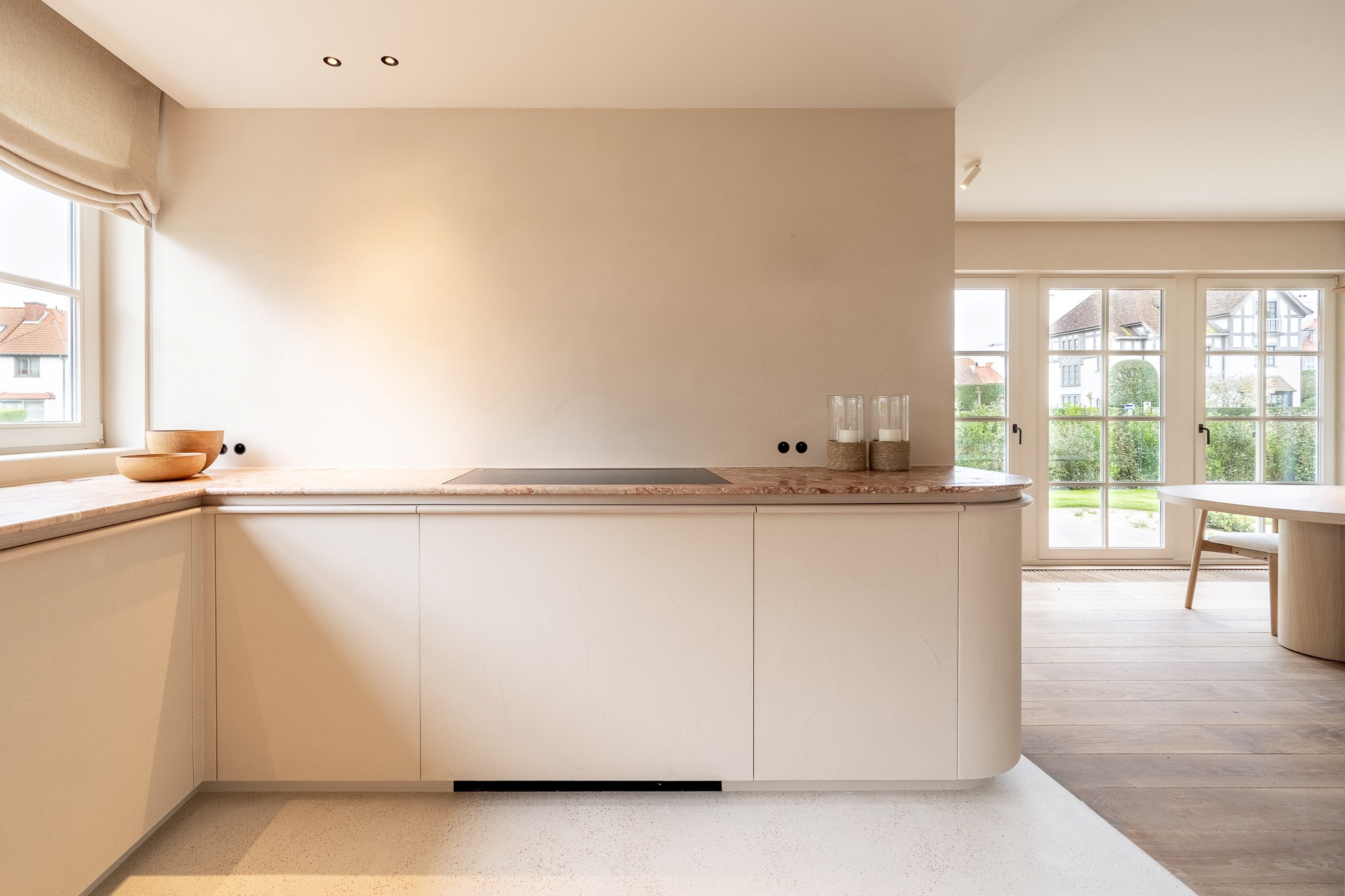 Prachtig gerenoveerde  halfopen woning op topligging nabij centrum, zee en strand 