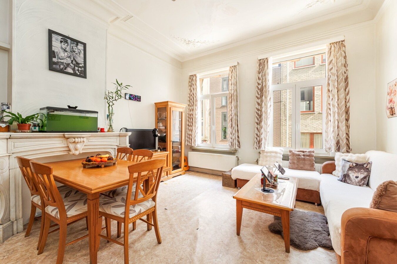 Vergunde opbrengsteigendom met 3 appartementen én handelsruimte! 