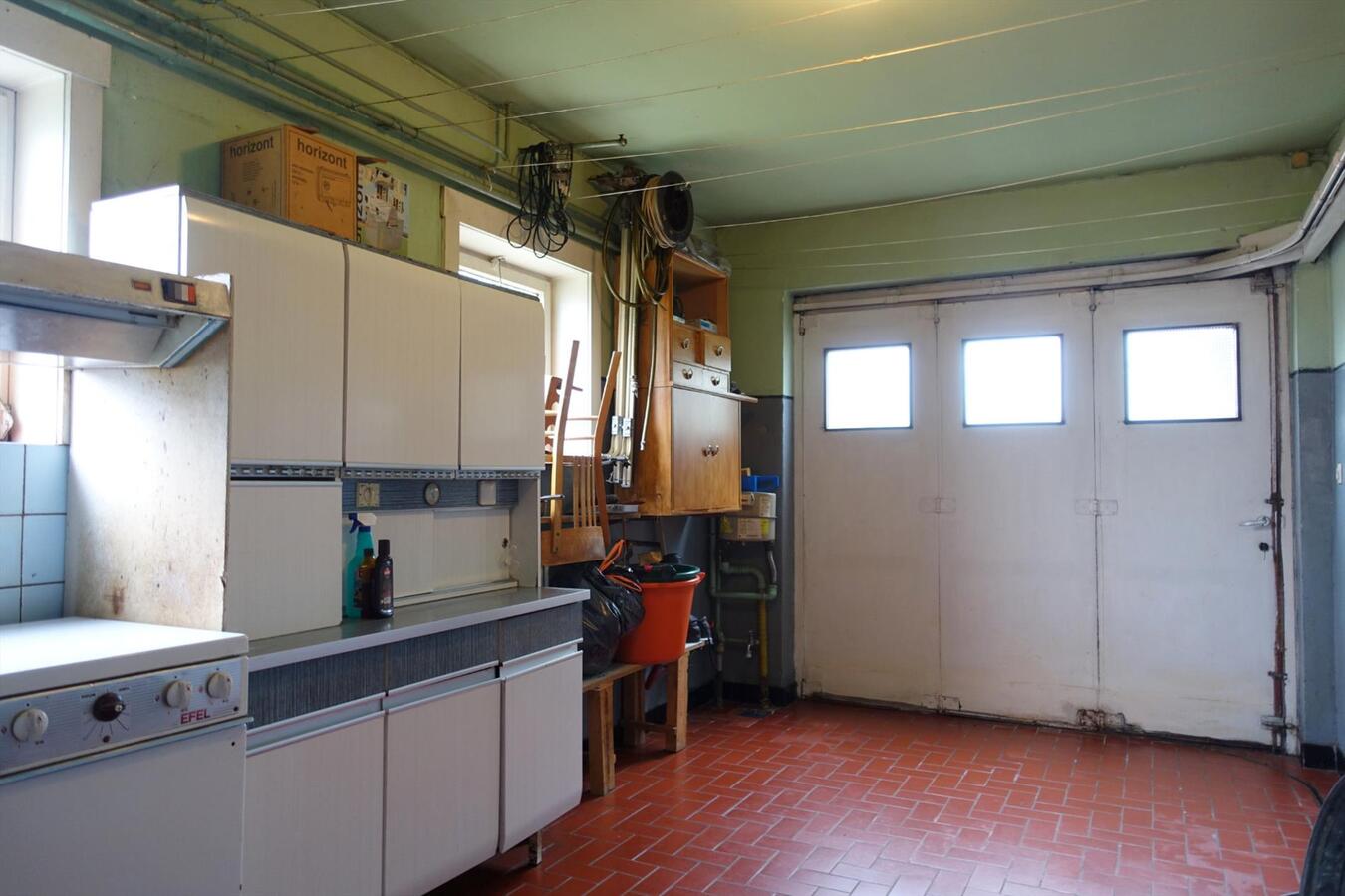 Op te knappen villa op landelijke ligging 