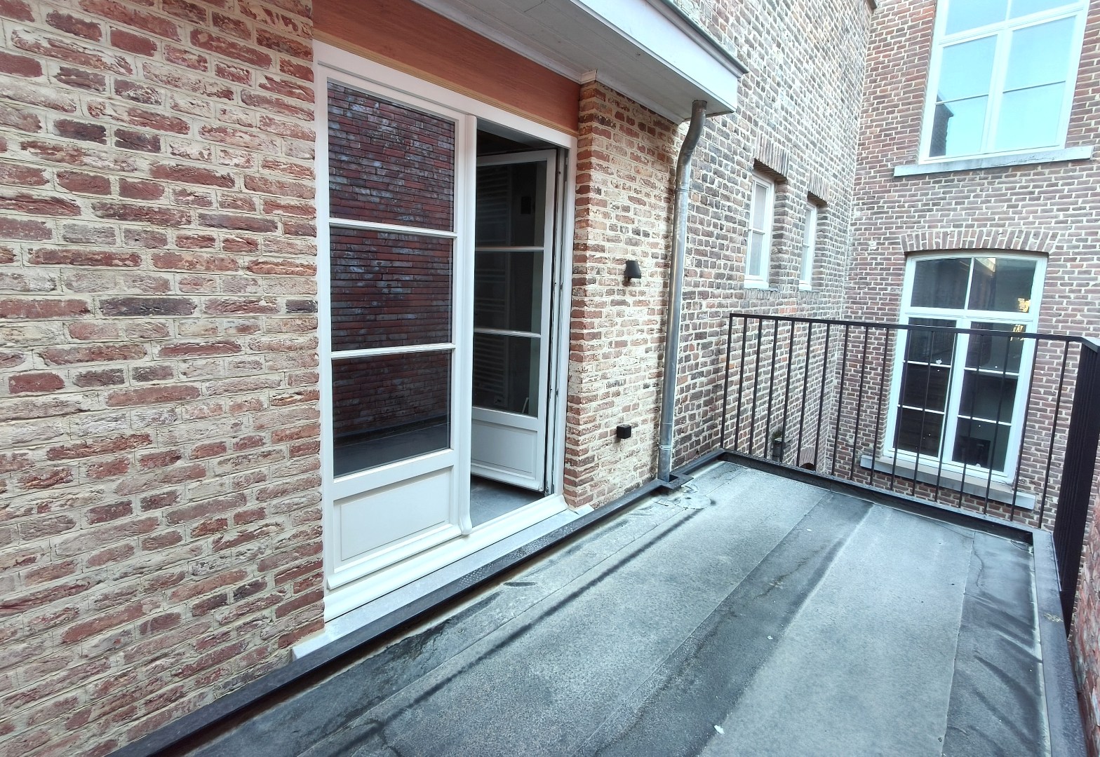 NIEUW APPARTEMENT MET TERRAS 