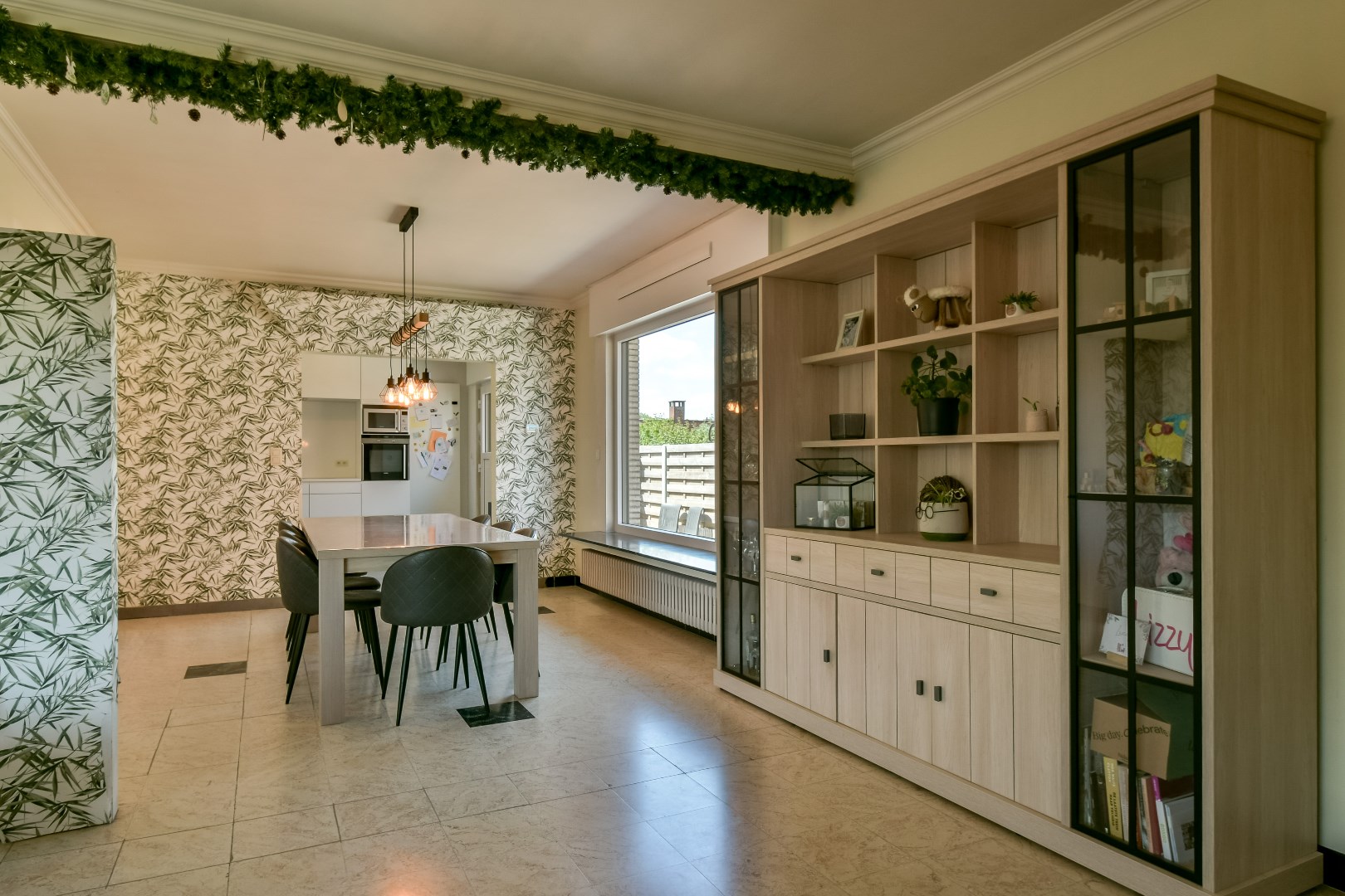 Licht en ruim wonen in Hooglede: instapklare woning! 