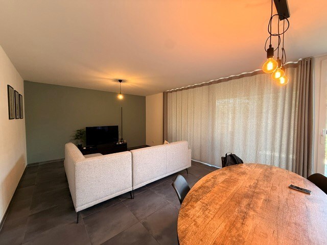 Recent, gelijkvloers appartement afgewerkt met hedendaagse materialen nabij Maaseik! 