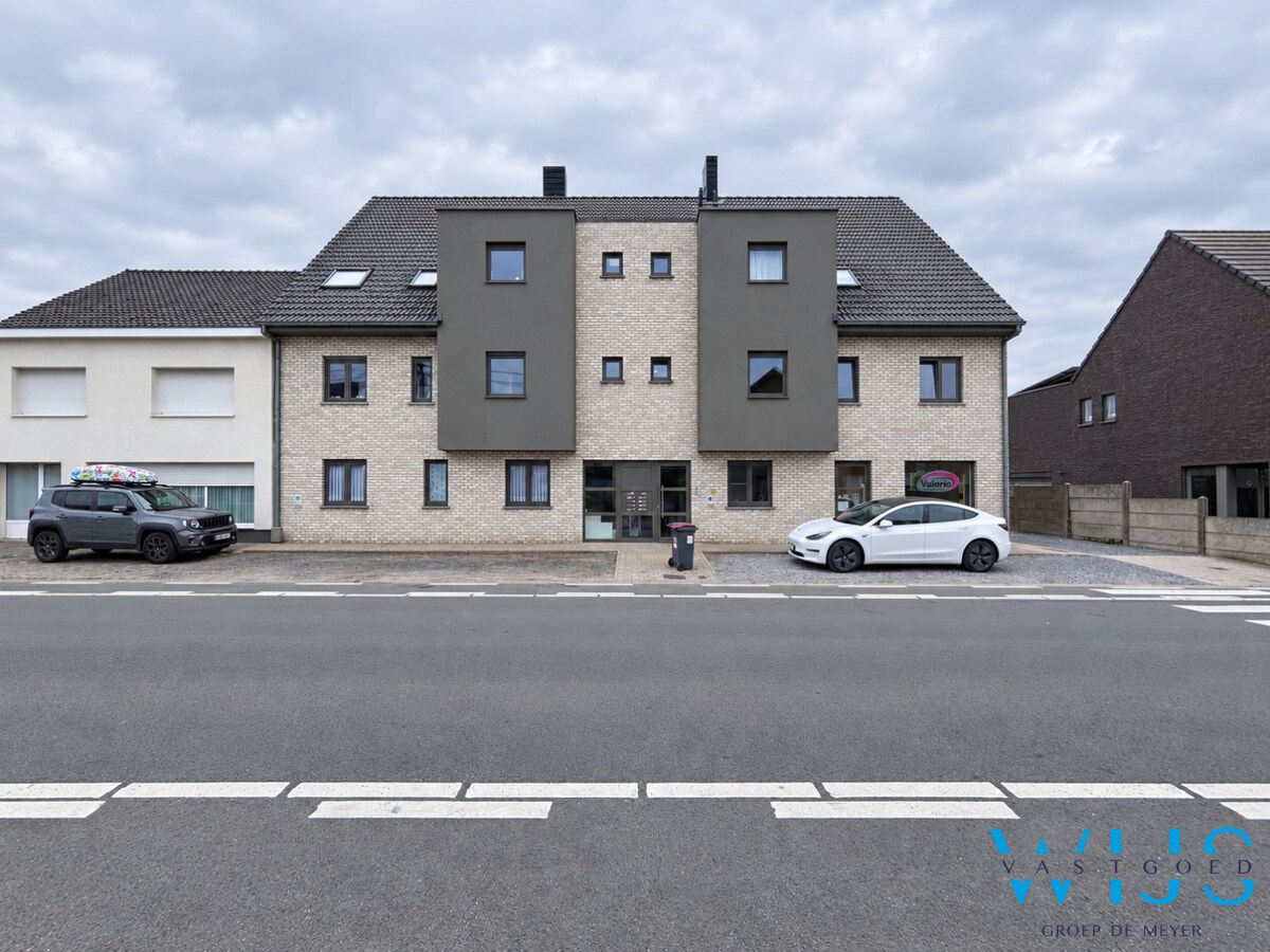 Instapklaar appartement met terras en garage in Zelzate/Assenede 