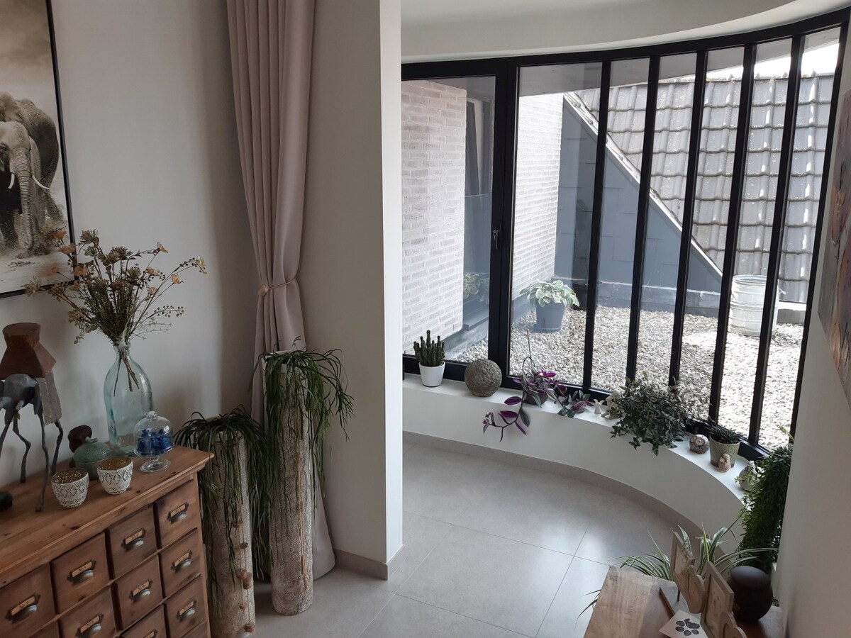 Ruim, energiezuinig 3- slaapkamer appartement. 