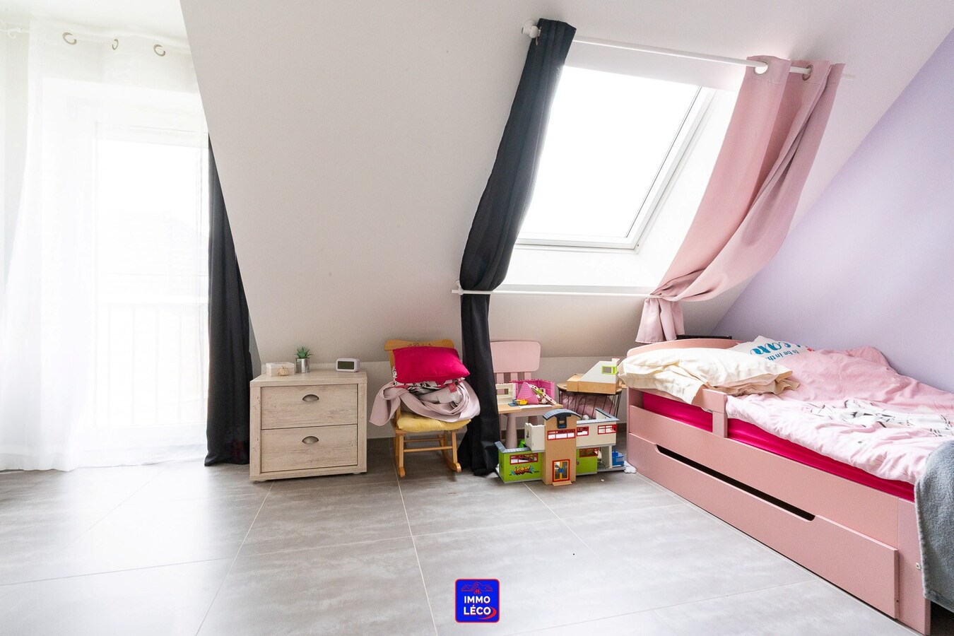 Maison rénovée avec jardin et garage, beaux volumes ! 